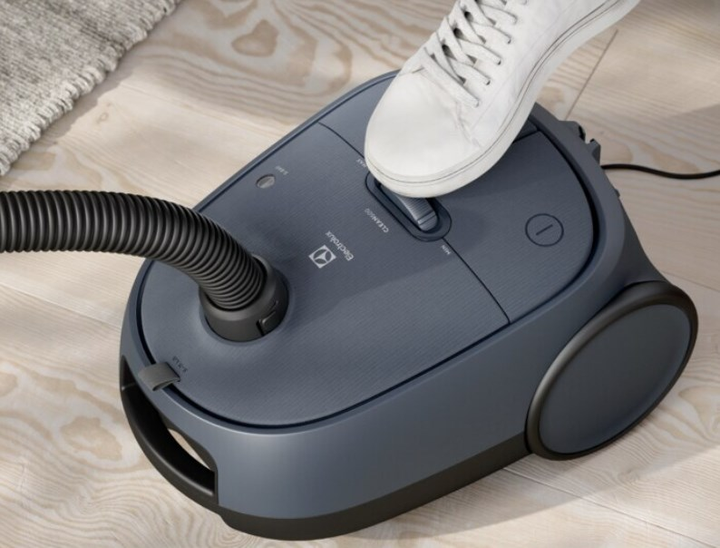 Пилосос з мішком Electrolux EB61C2DBP - зображення 3