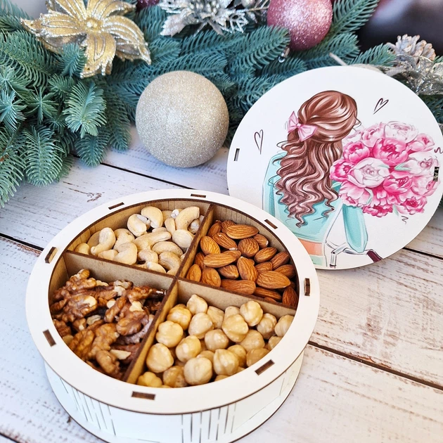 Набір горіхів у дерев'яній коробочці Царство Меду 300 г для дівчини. - зображення 4
