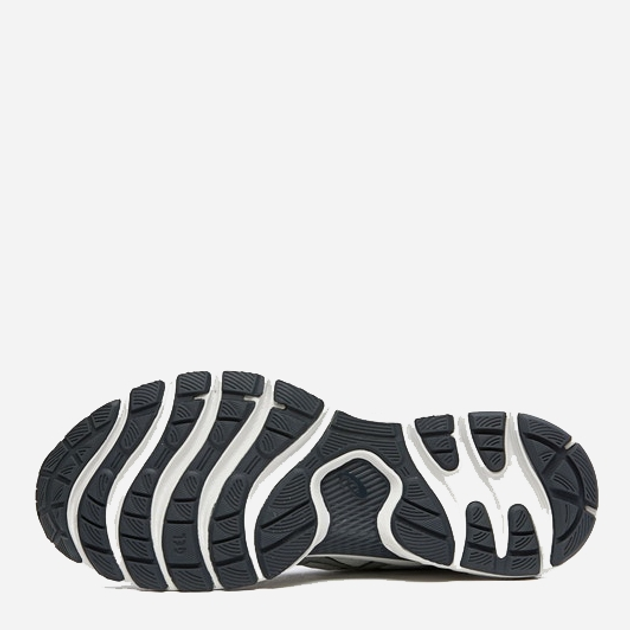 Buty do biegania męskie ASICS Reigning Champ Gel Nimbus 22 1021A516-020 41.5 26 cm Białe (4550153989531) - obraz 4