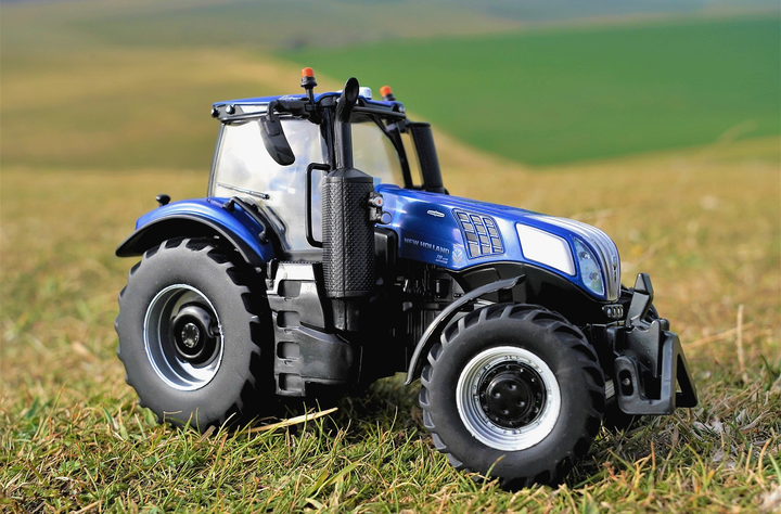 Traktor TOMY Britains New Holland T8.435 (0036881432166) - obraz 6