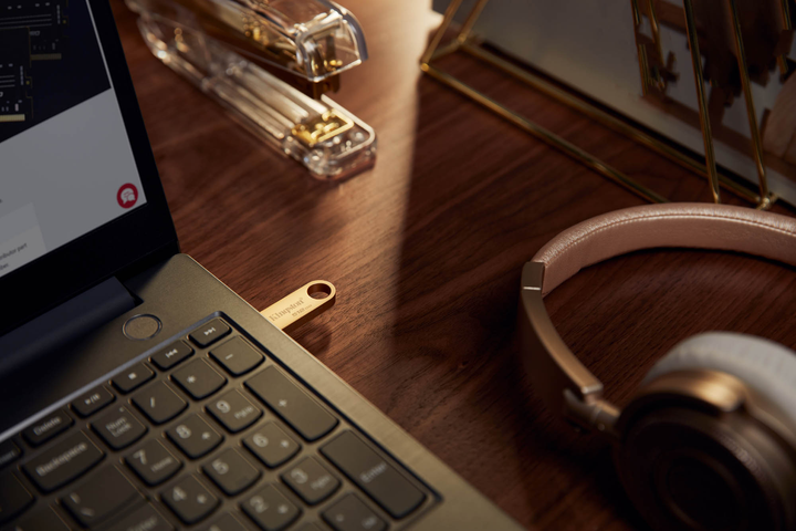 Флеш пам'ять USB Kingston DataTraveller SE9 G3 256GB USB 3.2 Gen 1 Gold (DTSE9G3/256GB) - зображення 7