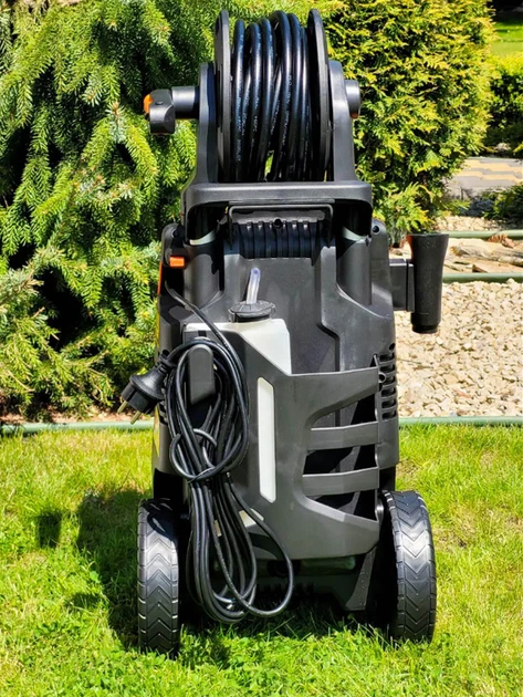 Мойка высокого давления Yard Force EW U15 150 бар 2 кВт ручная универсальная для мойки автомобиля фасада дома террасы и дорожек 440 л/ч - Фото 8 Мойка высокого давления Yard Force EW U15 150 бар 2 кВт ручная универсальная для мойки автомобиля фасада дома террасы и дорожек 440 л/ч - изображение 8