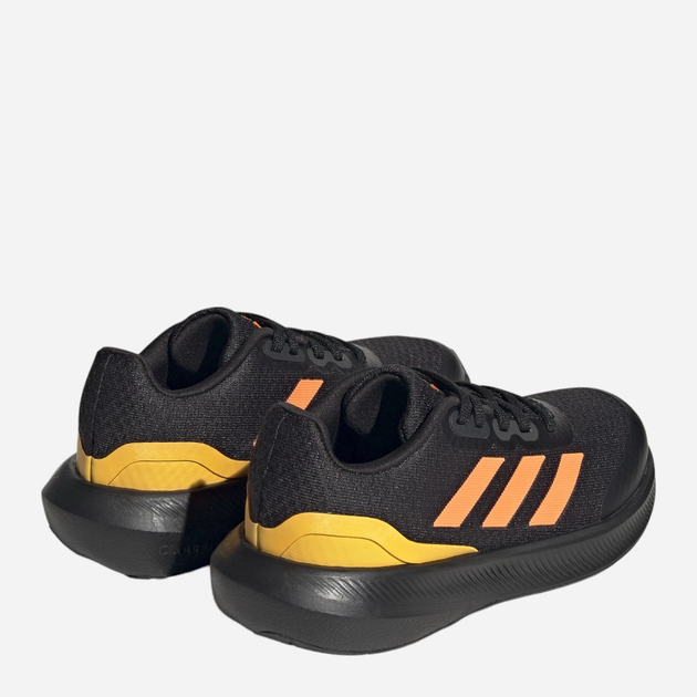 Buty sportowe chłopięce na rzepy adidas Runfalcon 3.0 K HP5839 38 Czarne z pomarańczowym (4066749921576) - obraz 3