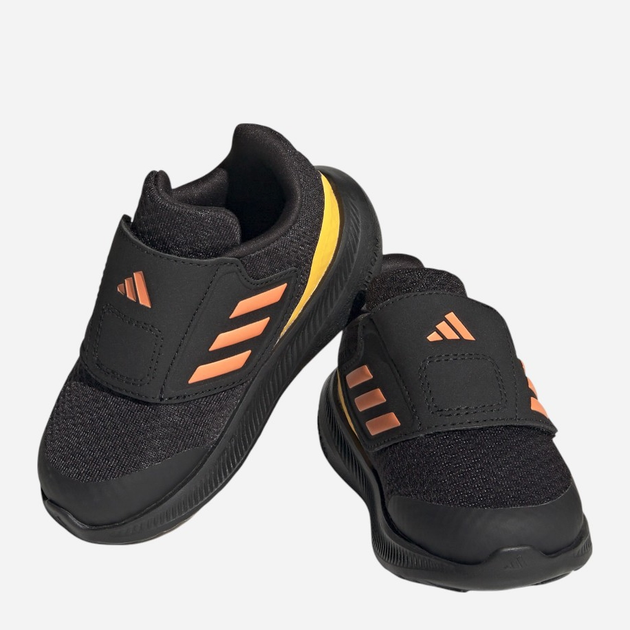 Buty sportowe chłopięce na rzepy adidas Runfalcon 3.0 AC I HP5861 25 Czarne z pomarańczowym (4066749852481) - obraz 6
