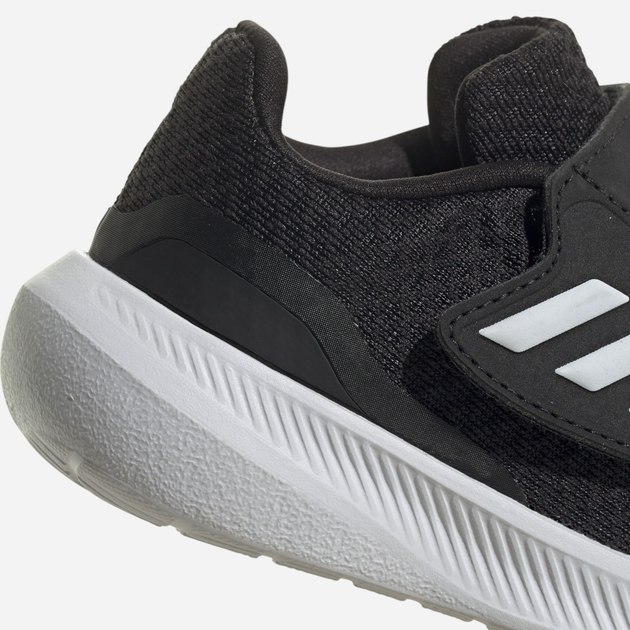 Buty sportowe chłopięce na rzepy adidas Runfalcon 3.0 AC I HP5863 22 Czarne z białym (4066749856380) - obraz 4