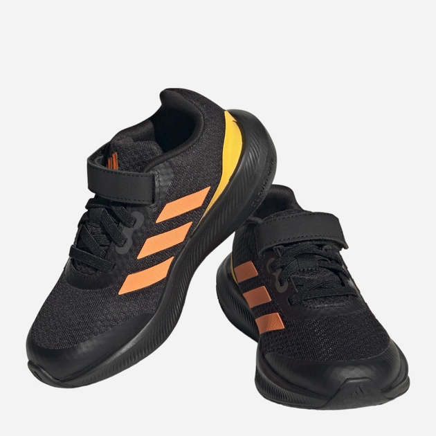 Buty sportowe chłopięce na rzepy adidas Runfalcon 3.0 El K HP5870 28.5 Czarne z pomarańczowym (4066749883331) - obraz 6