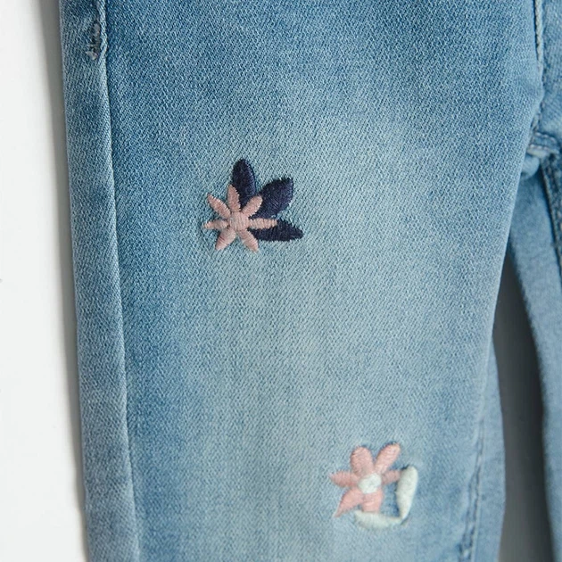 Jeansy skinny dziecięce dla dziewczynki na gumce Cool Club CJG2411408 134 cm Niebieskie (5903977186812) - obraz 4