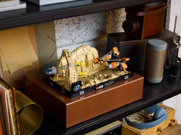 Конструктор LEGO Star Wars Діорама: перегони гонщиків у Мос Еспа (75380) - зображення 6