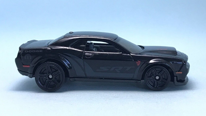 Машинка Базовая Hot Wheels '18 Dodge Challenger SRT Demon Muscle