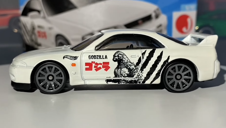 Машинка Базова Hot Wheels Nissan Skyline GT-R R33 Godzilla J
