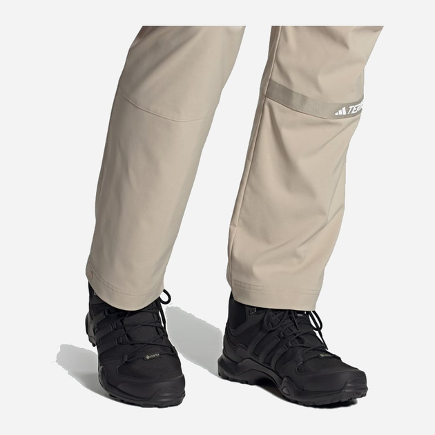 Чоловічі черевики для треккінгу з Gore-Tex Adidas Terrex Swift R2 Mid IF7636 41.5 Чорні (4066746357545) - зображення 2