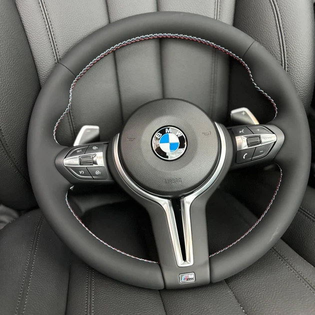 Руль для BMW в M-стиле с подушкой безопасности, с лепестками. Черный/ кожа, матовый - изображение 2