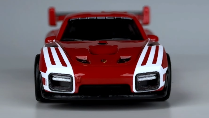 Машинка Premium Hot Wheels Porsche 935 Boulevard 1:64 GJT68/HKF36