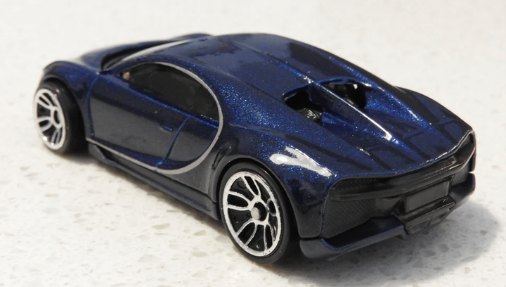 Schuco Classic Studio IV Bugatti ブガッティ Машинка Базова Hot Wheels '16 Bugatti Chiron Exotics 1:64 FYB49