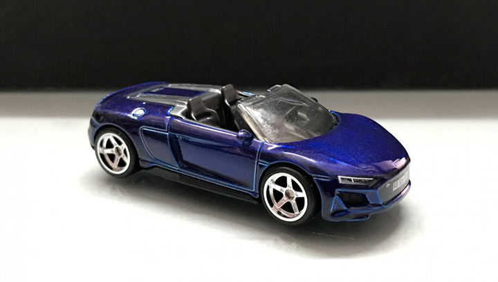 Машинка Базовая Hot Wheels 2019 Audi R8 Spyder Super Treasure Hunt