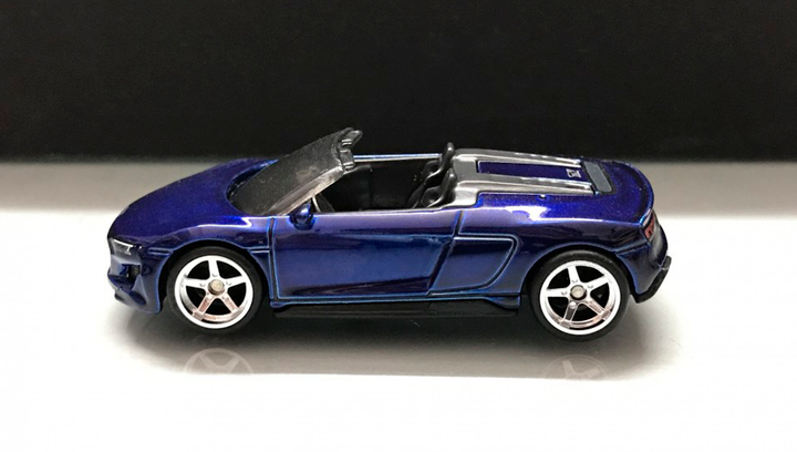 Машинка Базова Hot Wheels 2019 Audi R8 Spyder Super Treasure Hunt
