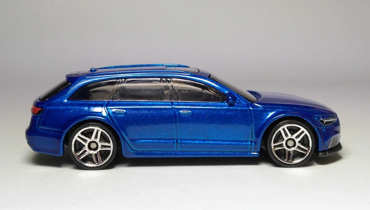 Машинка Базовая Hot Wheels '17 Audi RS 6 Avant Factory Fresh 1:64 FYC11 Metallic Blue 1шт - изображение 5