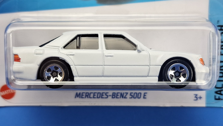 Машинка Базовая Hot Wheels Mercedes-Benz 500 E Factory Fresh 1:64 HCY42 White - Фото 3 Машинка Базовая Hot Wheels Mercedes-Benz 500 E Factory Fresh 1:64 HCY42 White - изображение 3