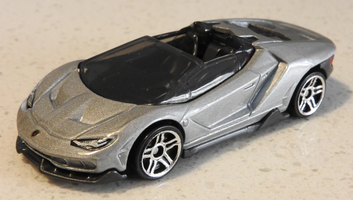 Машинка Базовая Hot Wheels '16 Lamborghini Centenario Roadster Roadsters 1:64 FYB38 Grey - изображение 3