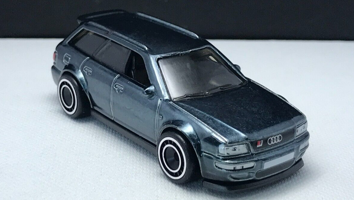 ミニカー HotWheels 94 Audi Avant RS2 STH 楽天市場】HotWHeeLs FACTORY FRESH 94 AUDI AVANT RS2 ホットウィール