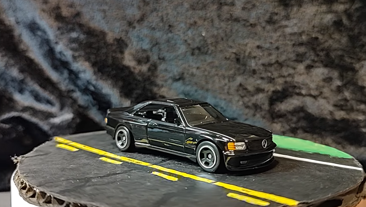 Машинка Базовая Hot Wheels '89 Mercedes-Benz 560 SEC AMG Turbo 1:64 HKG45 Black 1шт - изображение 2