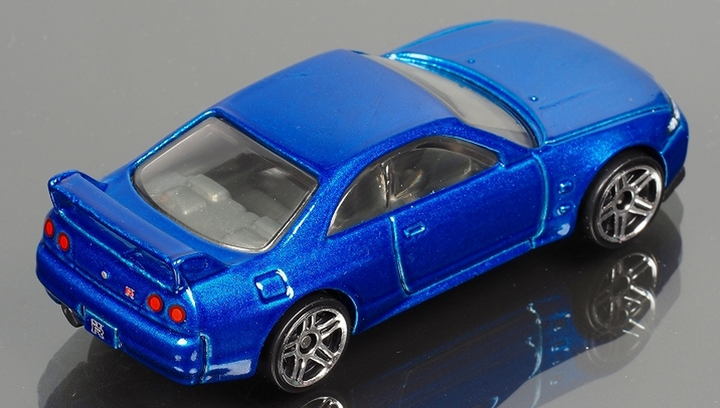 Машинка Базовая Hot Wheels Nissan Skyline GT-R R33 Then and Now 1