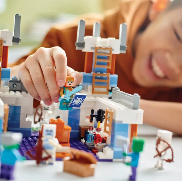 Конструктор MyWorld Minecraft Крижаний замок 530 деталей 23647 A-Toys - зображення 6