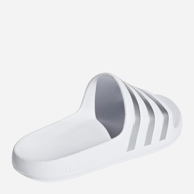 Дитячі шльопанці для дівчинки adidas Adilette Aqua K F35555 34 Білі (4059808224053) - зображення 4