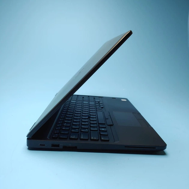 Ноутбук Dell Latitude 5590 (i7-8650U/RAM 16GB DDR4/SSD 256GB) Б/В