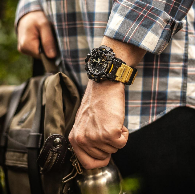 Часы Casio GWG-2000-1A5ER в мужском исполнении представлены в черно-песочном цветовом решении. - изображение 5