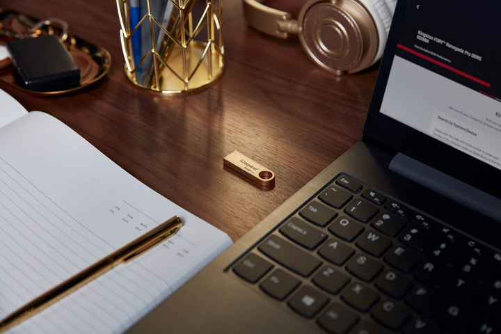 Флеш пам'ять USB Kingston DataTraveller SE9 G3 128GB USB 3.2 Gen 1 Gold (DTSE9G3/128GB) - зображення 6
