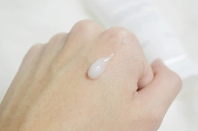 Интенсивная пилинг-скатка с алмазным порошком A'pieu Naked Peeling Gel Crystal 100 ml - Фото 5 Интенсивная пилинг-скатка с алмазным порошком A'pieu Naked Peeling Gel Crystal 100 ml - изображение 5