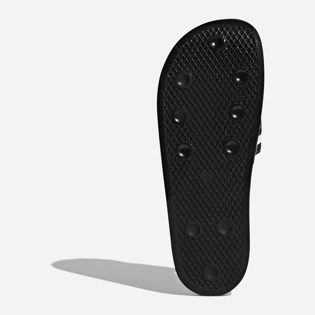 Чоловічі шльопанці для пляжу Adidas Adilette 280647 42 Чорні (4893980584631) - зображення 4