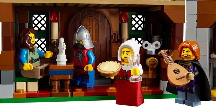 Zestaw klocków LEGO Icons Średniowieczny plac miejski 3304 elementy (10332) - obraz 7