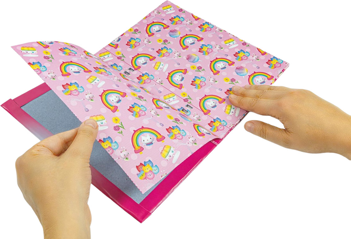 Щоденник Clementoni Gabby's Dollhouse Scrapbook з аксесуарами для скрапбукінгу (8005125187973) - зображення 6