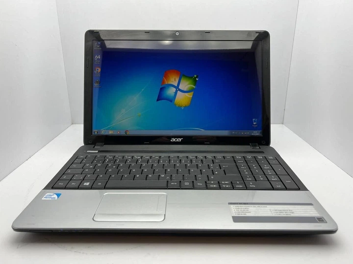 Ноутбук Acer Aspire E1-531 / 15.6" (1366x768) TN / Intel Pentium B960 (2 ядра по 2.2 GHz) / 4 GB DDR3 / 500 GB HDD / Intel HD Graphics / WebCam / АКБ не держит б/у - изображение 2