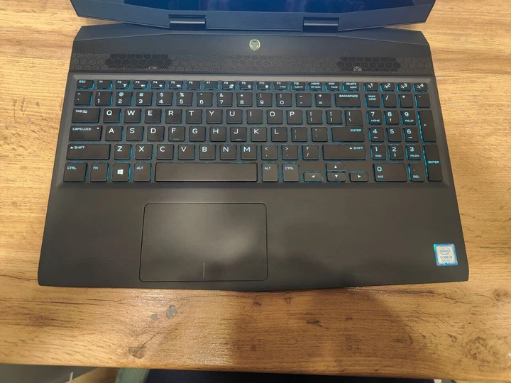 Ігровий ноутбук Б-клас Dell Alienware M15 / 15.6" (3840x2160) IPS / Intel Core i9-8950HK (6 (12) ядер по 2.9 - 4.8 GHz) / 32 GB DDR4 / 512 GB SSD + 1000 GB SSD / nVidia GeForce RTX 2080, 8 GB GDDR6, 256-bit / WebCam / Windows 10 Pro б/в - зображення 3