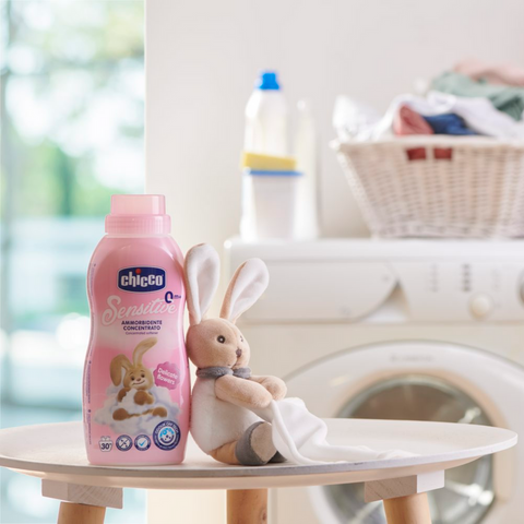 Ополіскувач-пом'якшувач тканин для дитячої білизни 0+ Chicco Sensitive Delicate flowers 750мл 30 прань - зображення 3