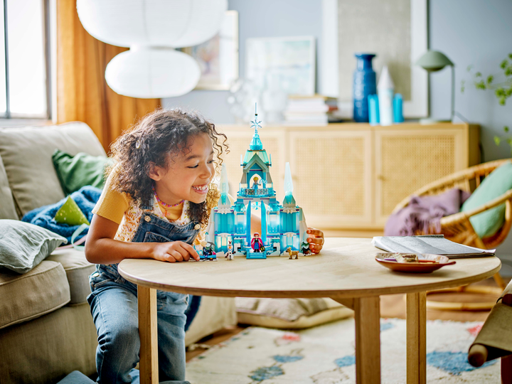 Конструктор LEGO Disney Princess Крижаний палац Ельзи 630 деталей (43244) - зображення 6