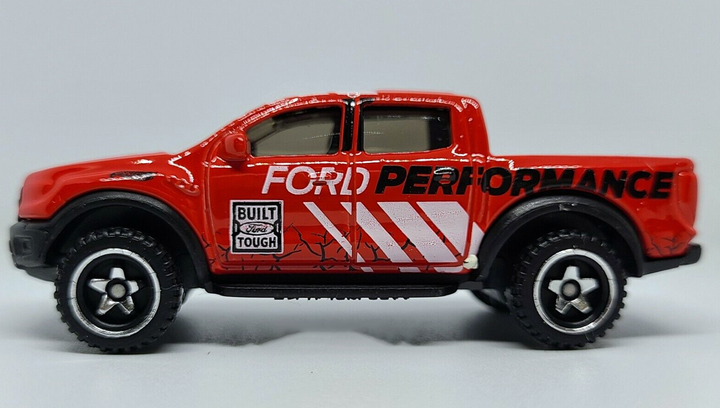 Машинка Базова Hot Wheels '19 Ford Ranger Raptor HW Speed Graphics 1:64 GHF33 Red 1шт - зображення 3
