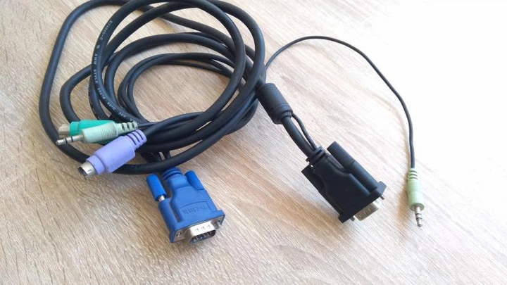 Кабель для KVM-переключателя D-Link KVM-121, HDDB на VGA + 2 x PS/2 + audio Б/У - Фото 1 Кабель для KVM-переключателя D-Link KVM-121, HDDB на VGA + 2 x PS/2 + audio Б/У - изображение 1