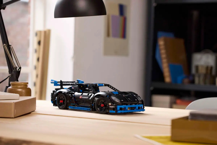 Конструктор LEGO Technic Гоночний автомобіль Porsche GT4 e-Performance 834 деталі (42176) - зображення 5