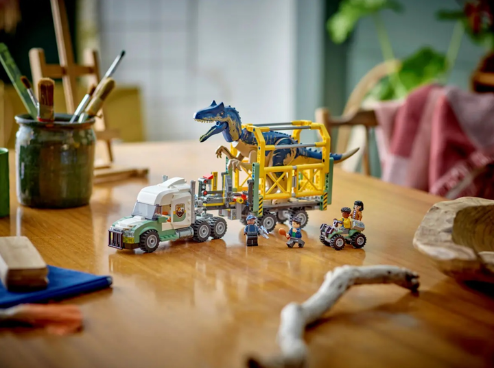 Конструктор LEGO Jurassic World Dinomise: транспортна вантажівка алозавра 588 деталей (76966) - зображення 9