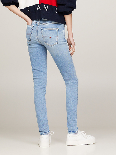 Джинси Slim fit жіночі Tommy Jeans DW0DW17572-1AB W30L30 Блакитні (8720646651436) - зображення 2