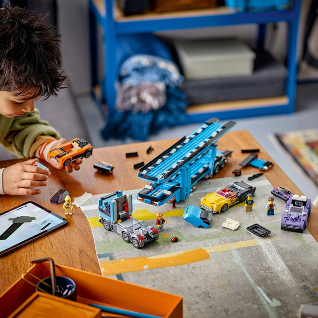 Конструктор LEGO City Вантажівка-транспортер зі спортивними авто 998 деталей (60408)  - зображення 10