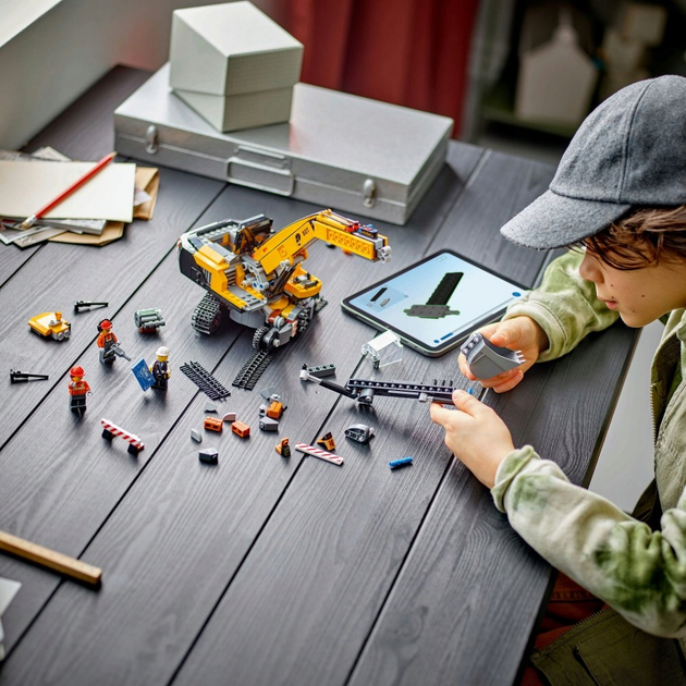 Конструктор LEGO City Жовтий будівельний екскаватор 633 деталі (60420)  - зображення 7