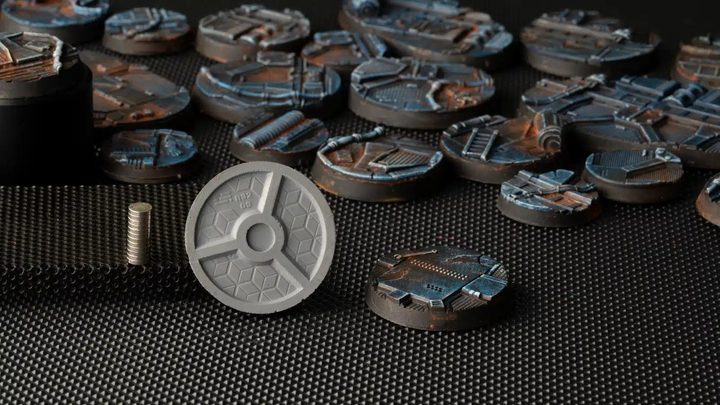 Gotowe podstawki do figurek Gamers Grass Bases Round Spaceship Corridor 32 mm 8 szt (0738956790224) - obraz 5