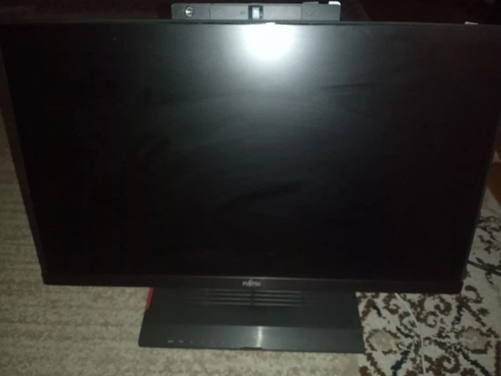 Моноблок Fujitsu Esprimo X923 / 23" (1920x1080) IPS / AMD GX-415GA (4 ядра по 1.5 GHz) / 4 GB DDR3 / 30 GB SSD / AMD Radeon HD Graphics 8330E б/у - изображение 2