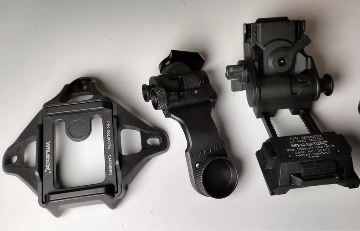 Комплект креплений Wilcox L4G24 + J-Arm + 3 Hole Shroud для прибора ночного видения PVS-14 Металл (Kali) KL568 - Фото 3 Комплект креплений Wilcox L4G24 + J-Arm + 3 Hole Shroud для прибора ночного видения PVS-14 Металл (Kali) KL568 - изображение 3