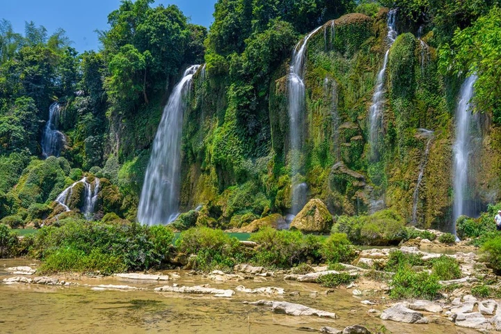Картина на холсте "Водопад" (N423) - Фото 1 Картина на холсте "Водопад" (N423) - изображение 1